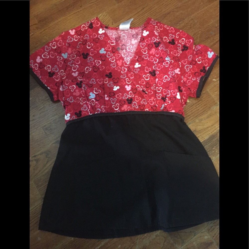 Disney Mickey Scrub Top xs